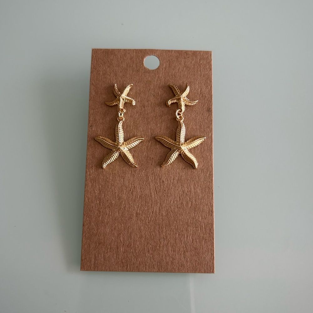 Gold Starfish Dangle Earrings A1456 - Picture 4 of 4